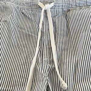 BANANA REPUBLIC DECK SHORTS 🩳 Men's White and Black Striped Board Shorts